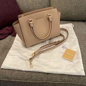 Michael Kors Medium Selma Bag Oyster